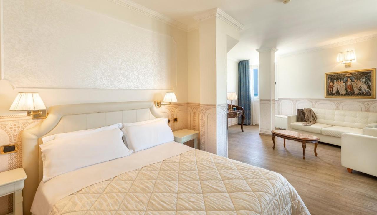 Hotel Baia Imperiale Rimini Luaran gambar
