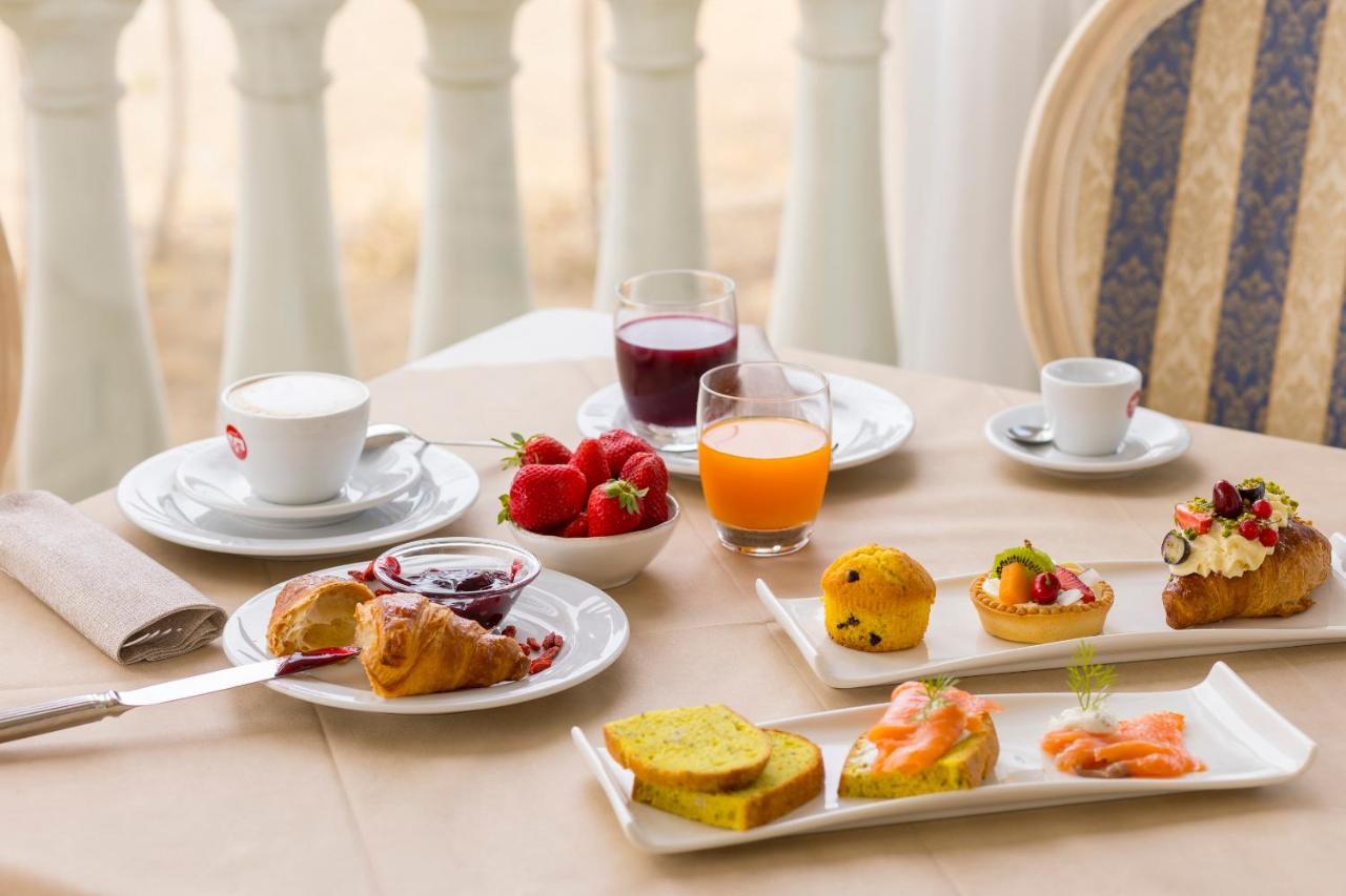 Hotel Baia Imperiale Rimini Luaran gambar